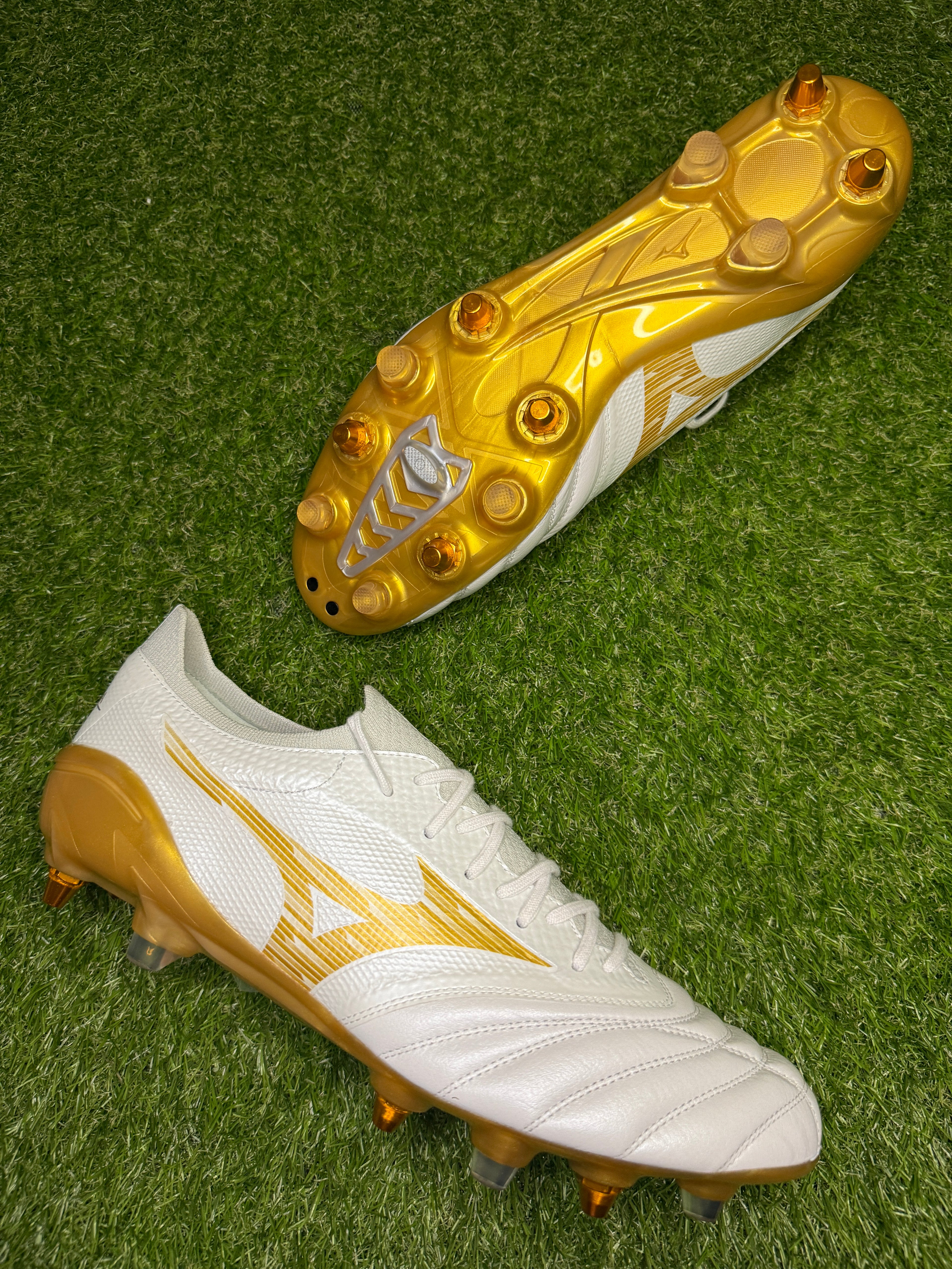 Mizuno Morelia Neo 4 B ELITE SG 'Bright Gold'