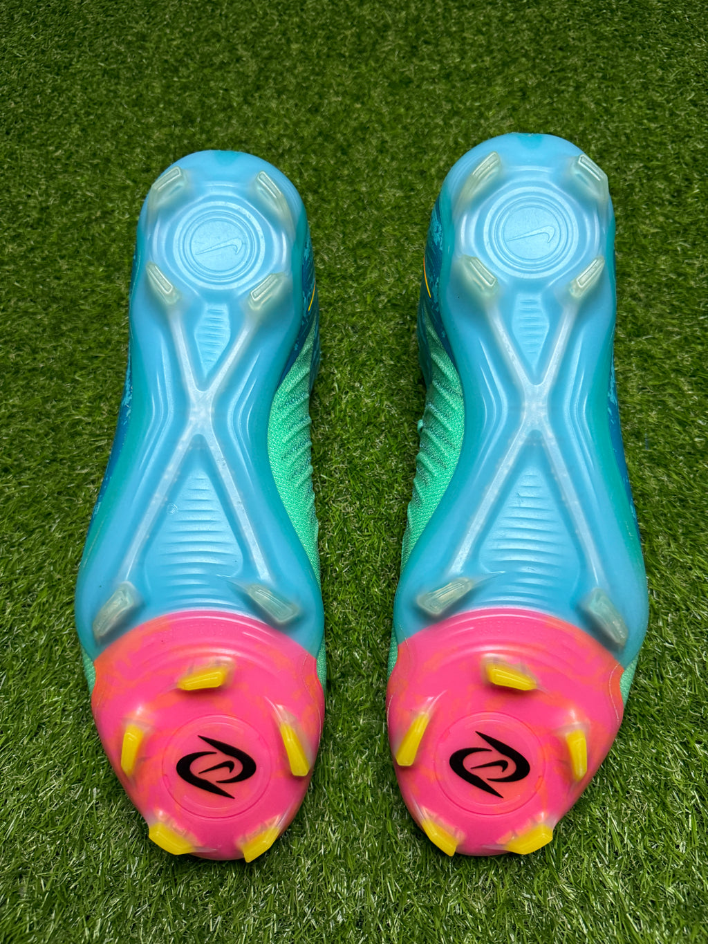 Nike Phantom GX 2 Elite FG 'LV8'