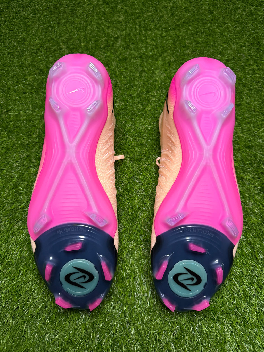 Nike Phantom Luna 2 Elite FG 'Prism'