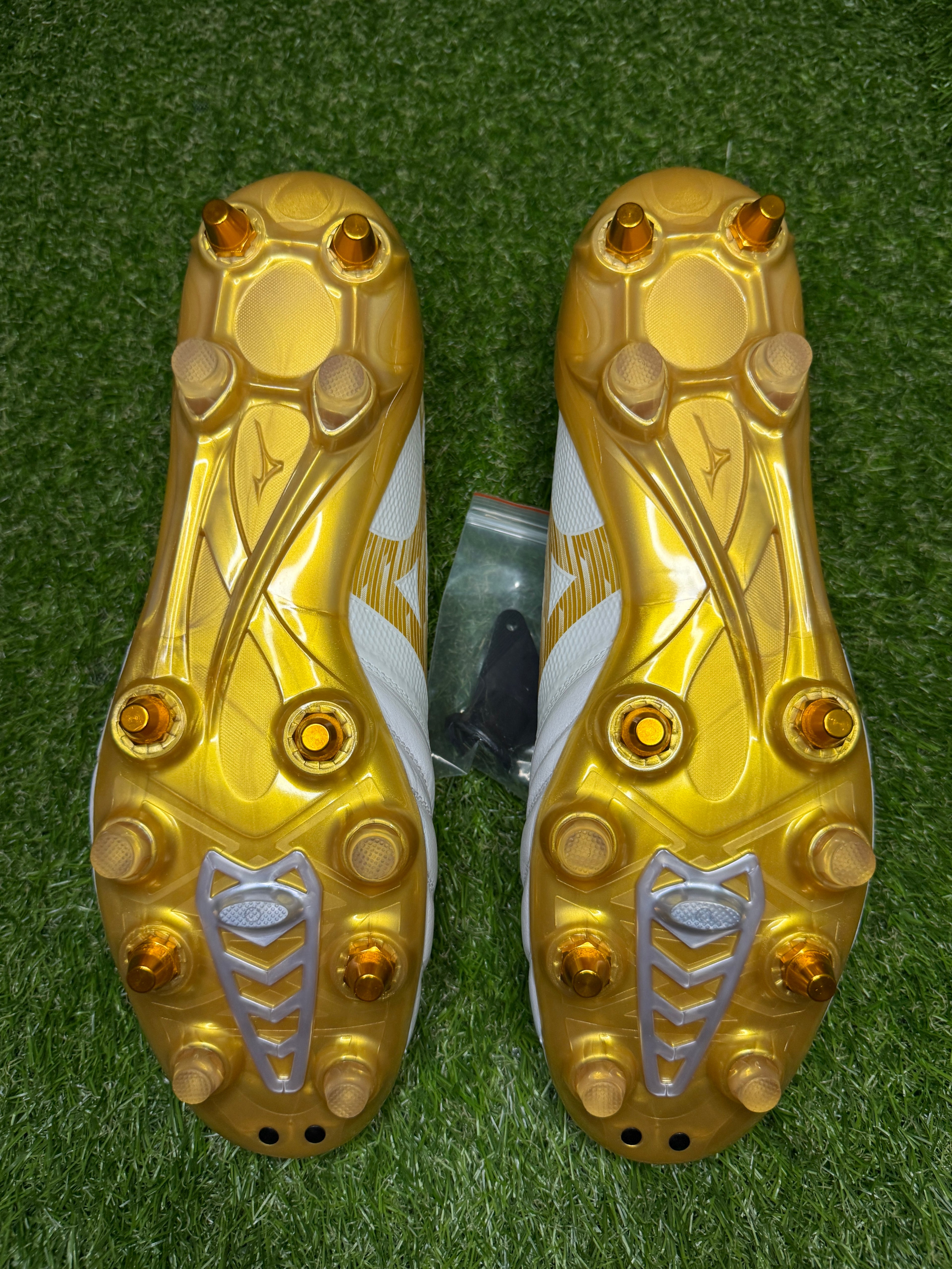 Mizuno Morelia Neo 4 B ELITE SG 'Bright Gold'