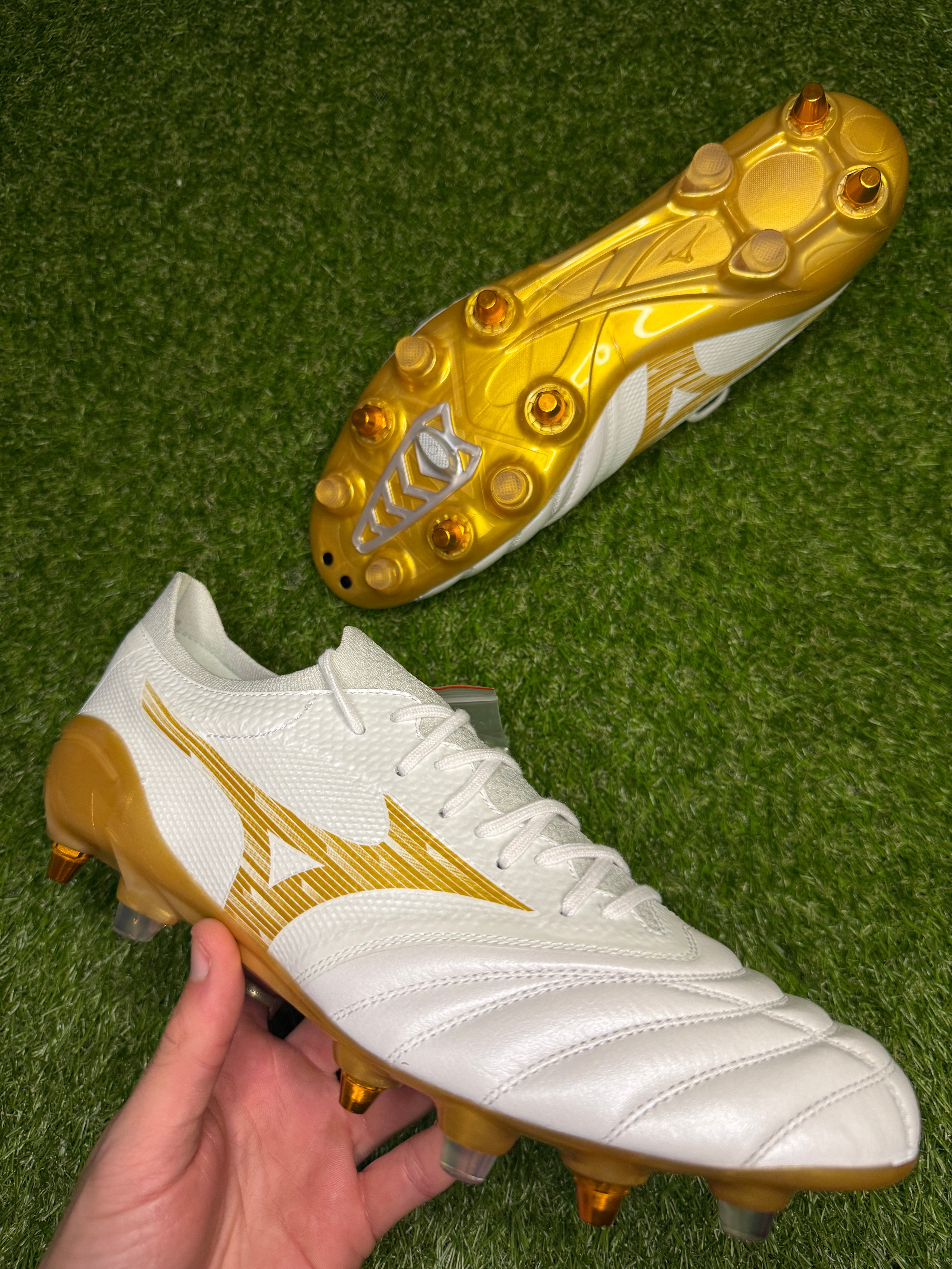 Mizuno Morelia Neo 4 B ELITE SG 'Bright Gold'