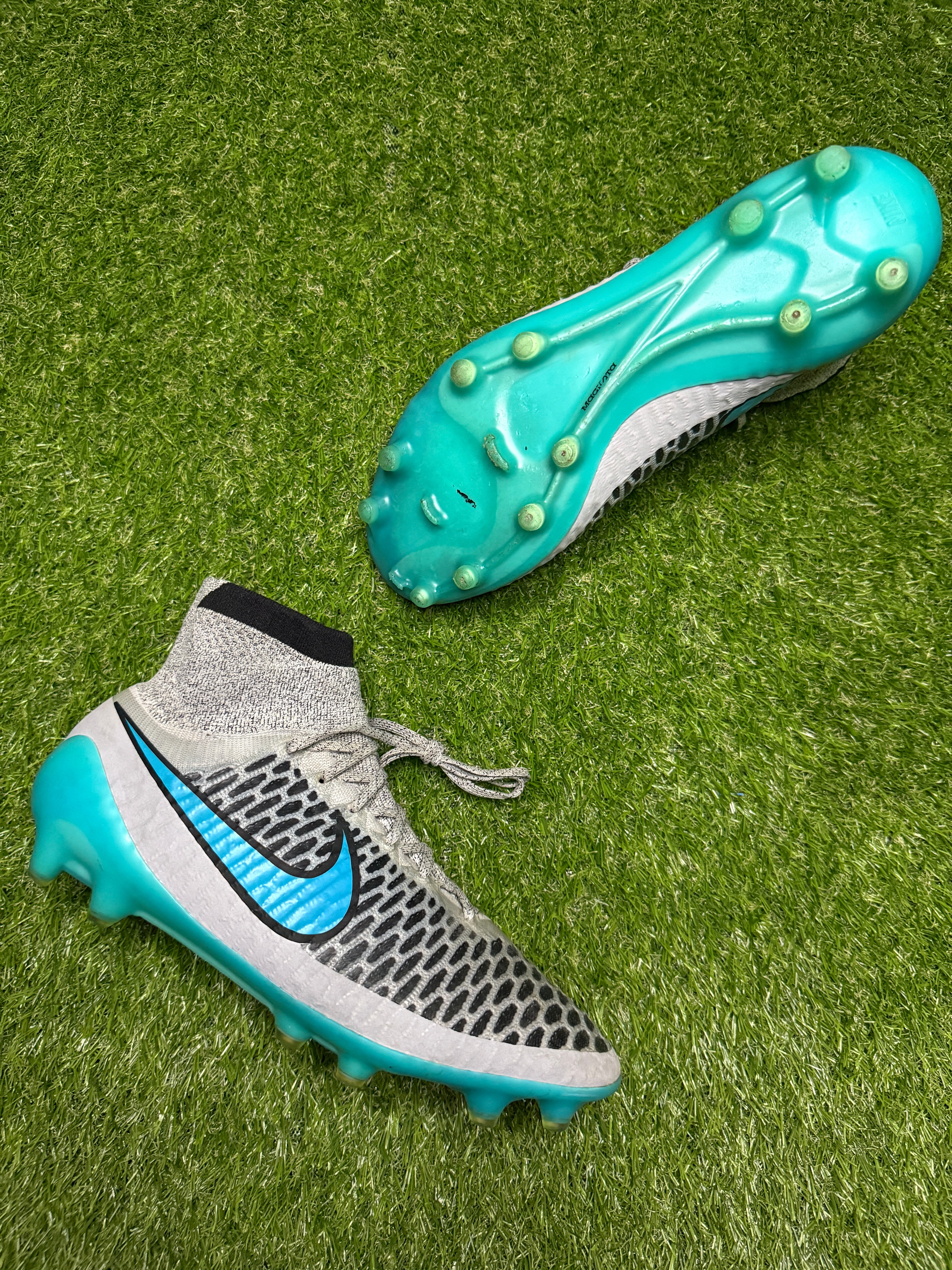 Nike Magista Obra 1 Elite FG 'Silver Storm'