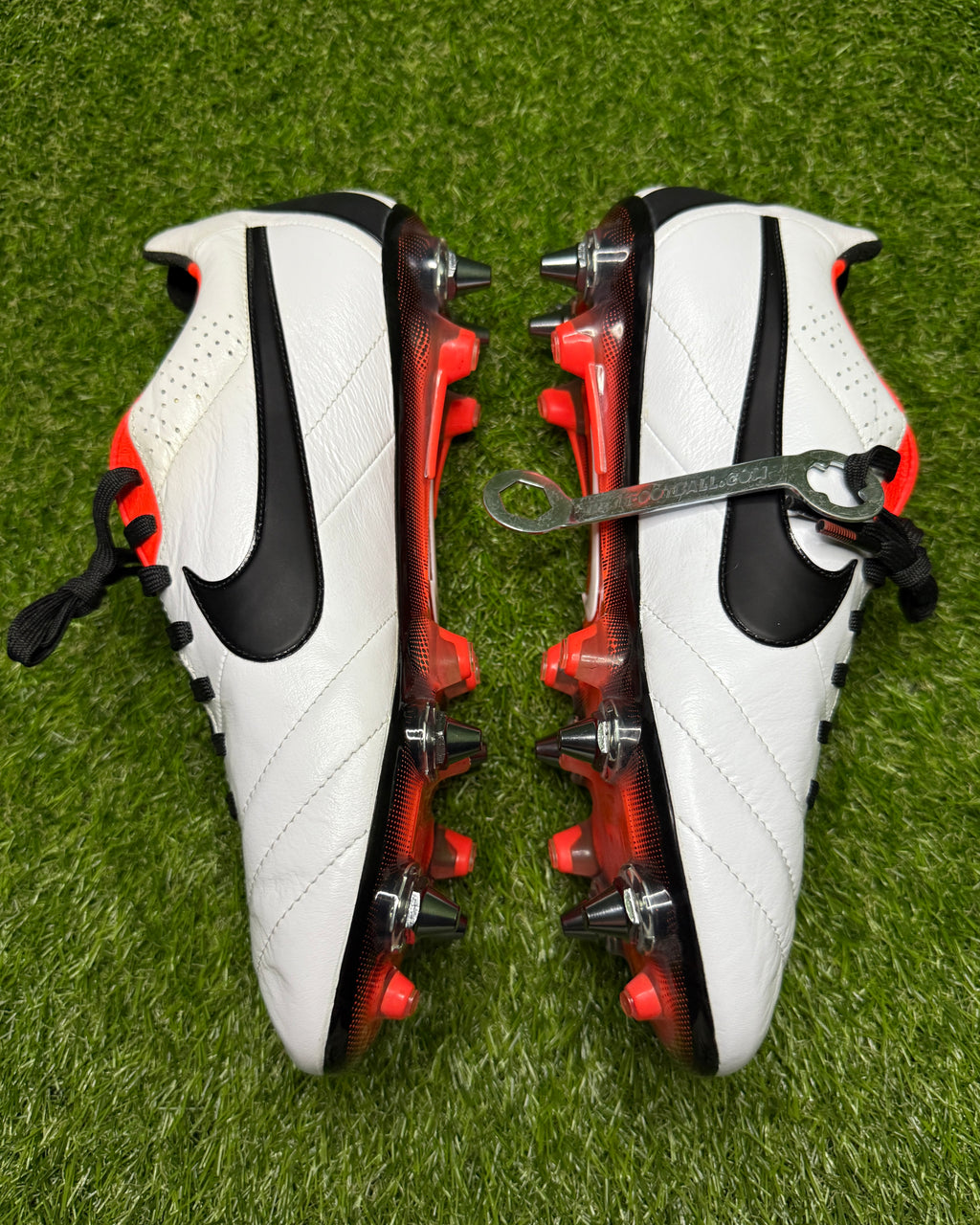 Nike Tiempo Legend 4 Elite SG-PRO 'White/Black/Crimson'