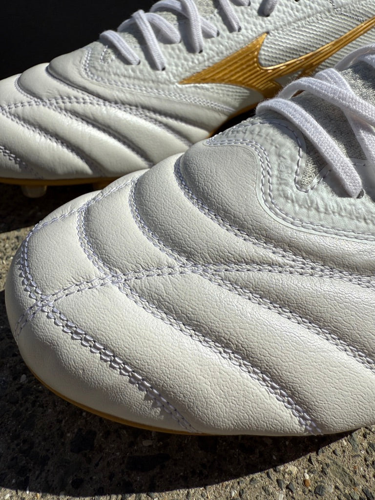 Mizuno Morelia Neo 4 B JAPAN FG 'Bright Gold'
