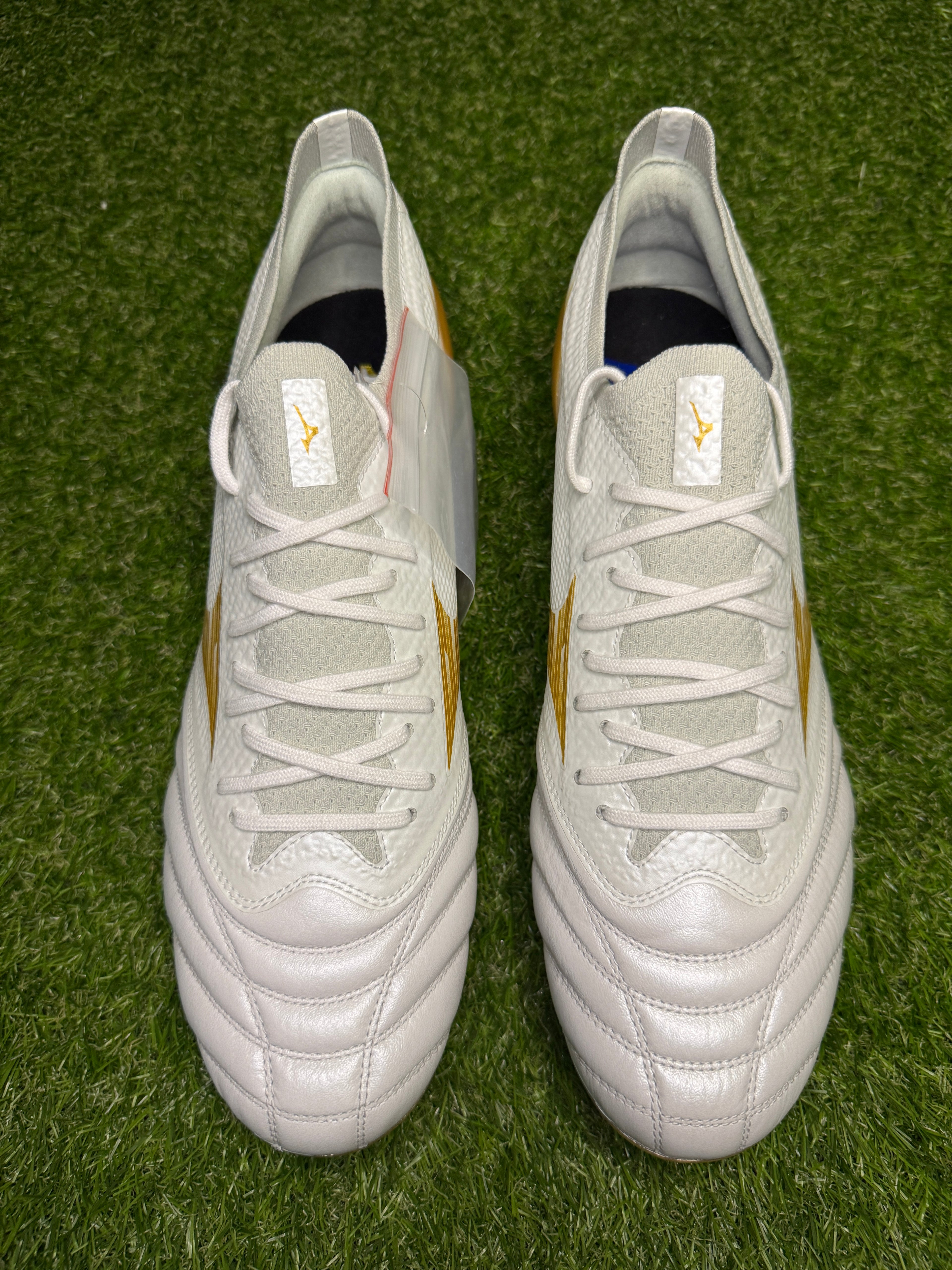 Mizuno Morelia Neo 4 B ELITE SG 'Bright Gold'