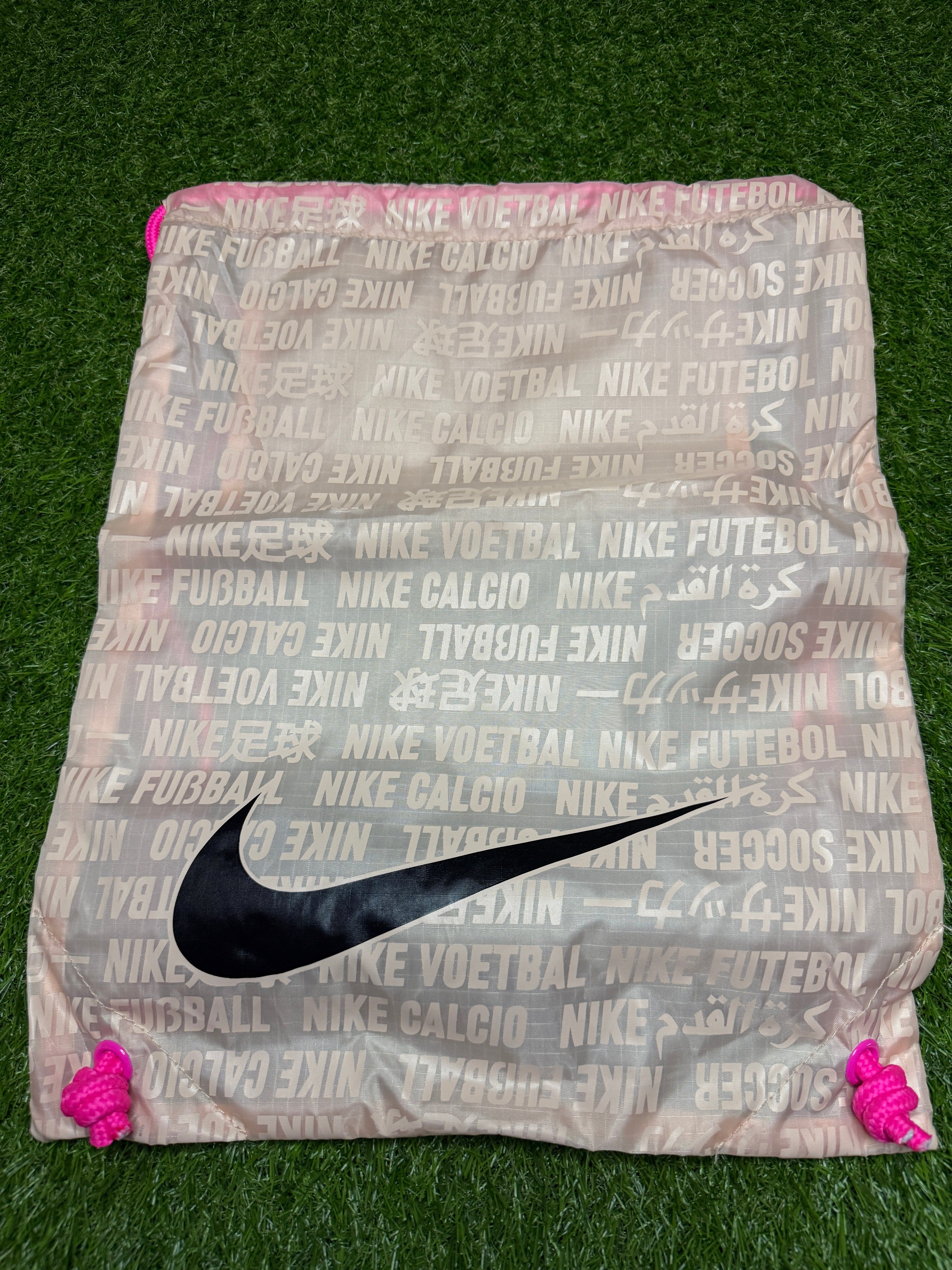 Nike Phantom Luna 2 Elite FG 'Prism'