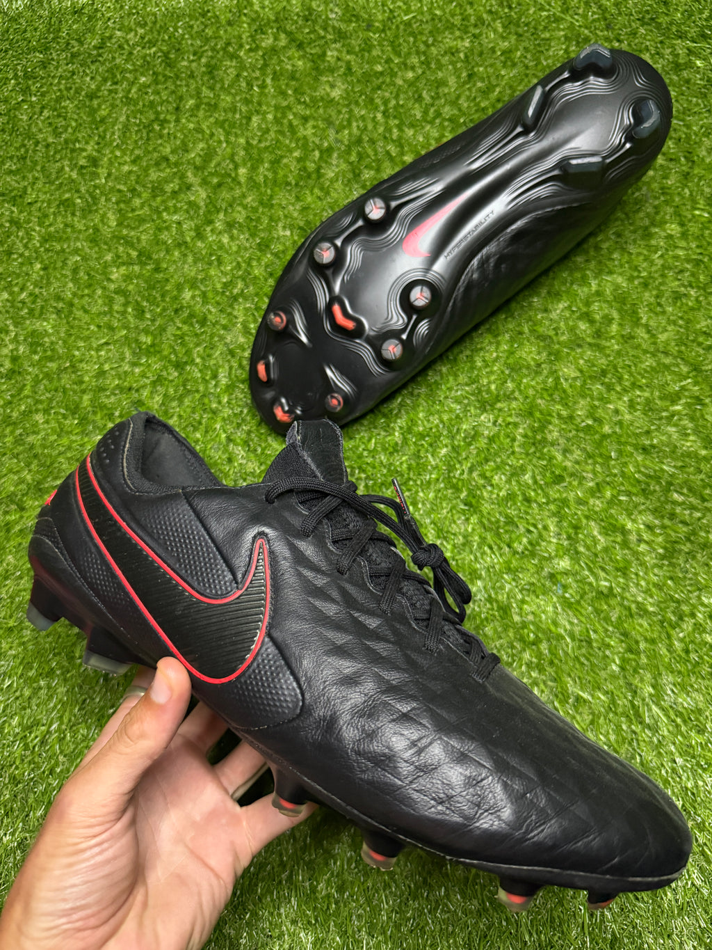 Nike Tiempo Legend 8 Elitre FG 'Black x Chile'
